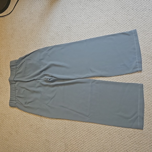 NWOT Wide Leg Grey Pleated Trousers - Picture 4 of 11